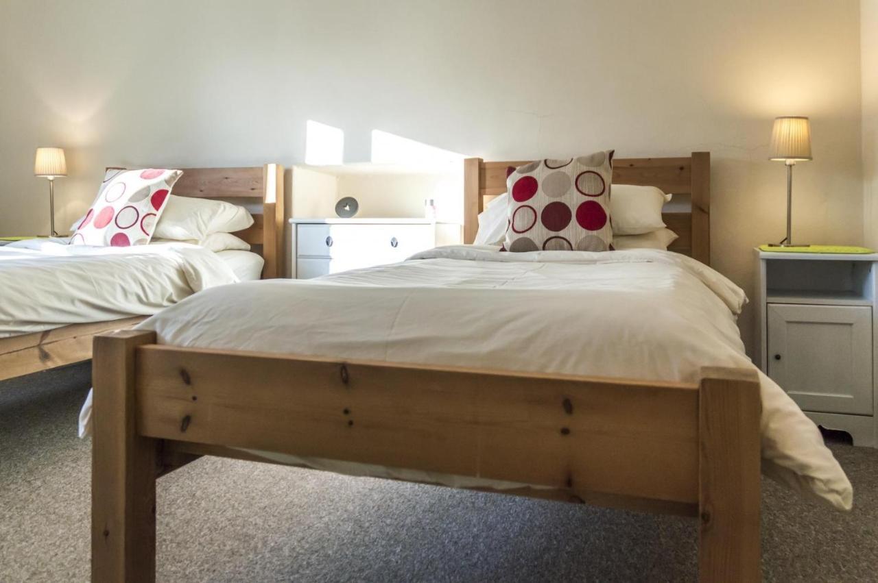 Rock Cottage - 3 Bedroom Holiday Home - Fishguard Exteriör bild