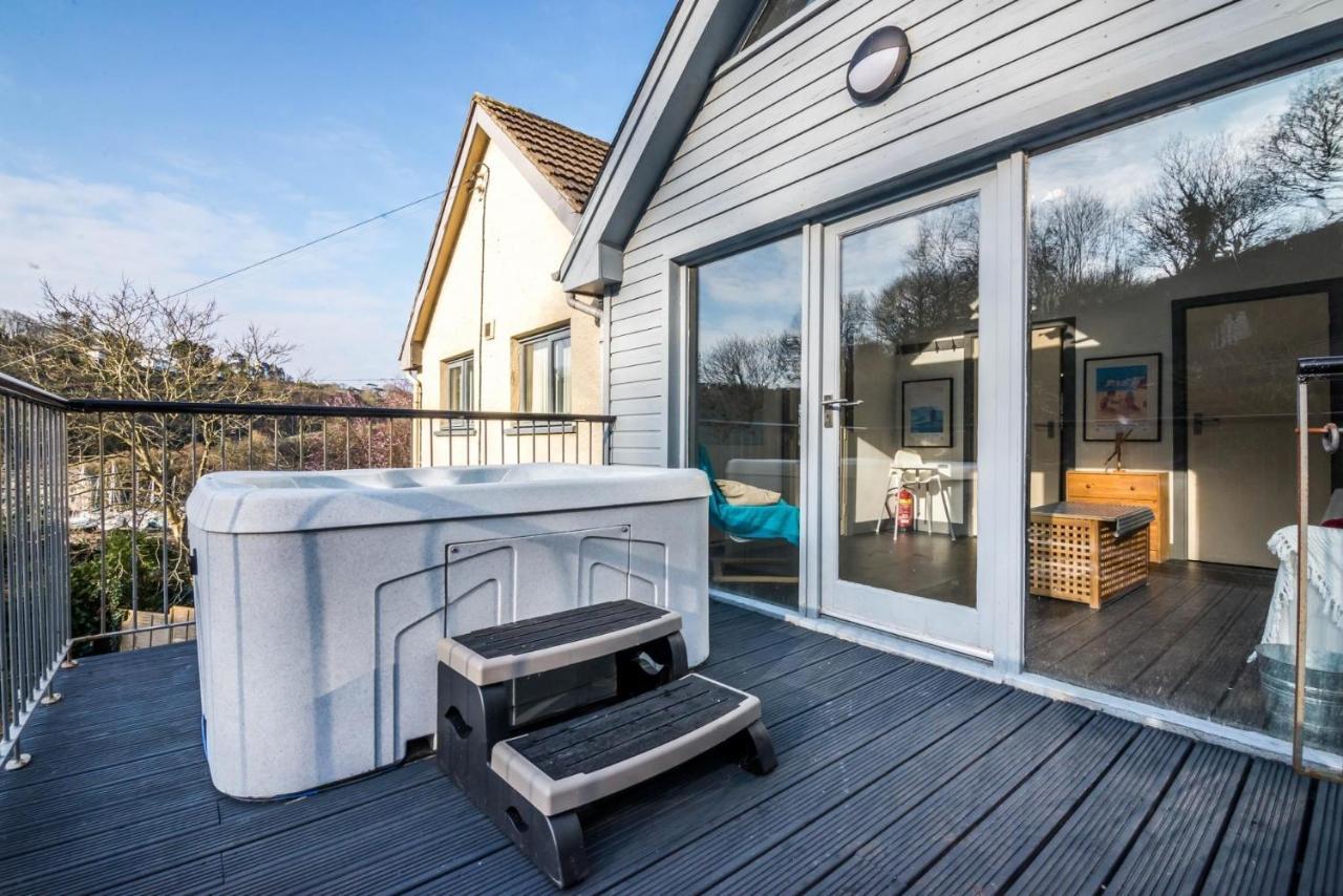Rock Cottage - 3 Bedroom Holiday Home - Fishguard Exteriör bild